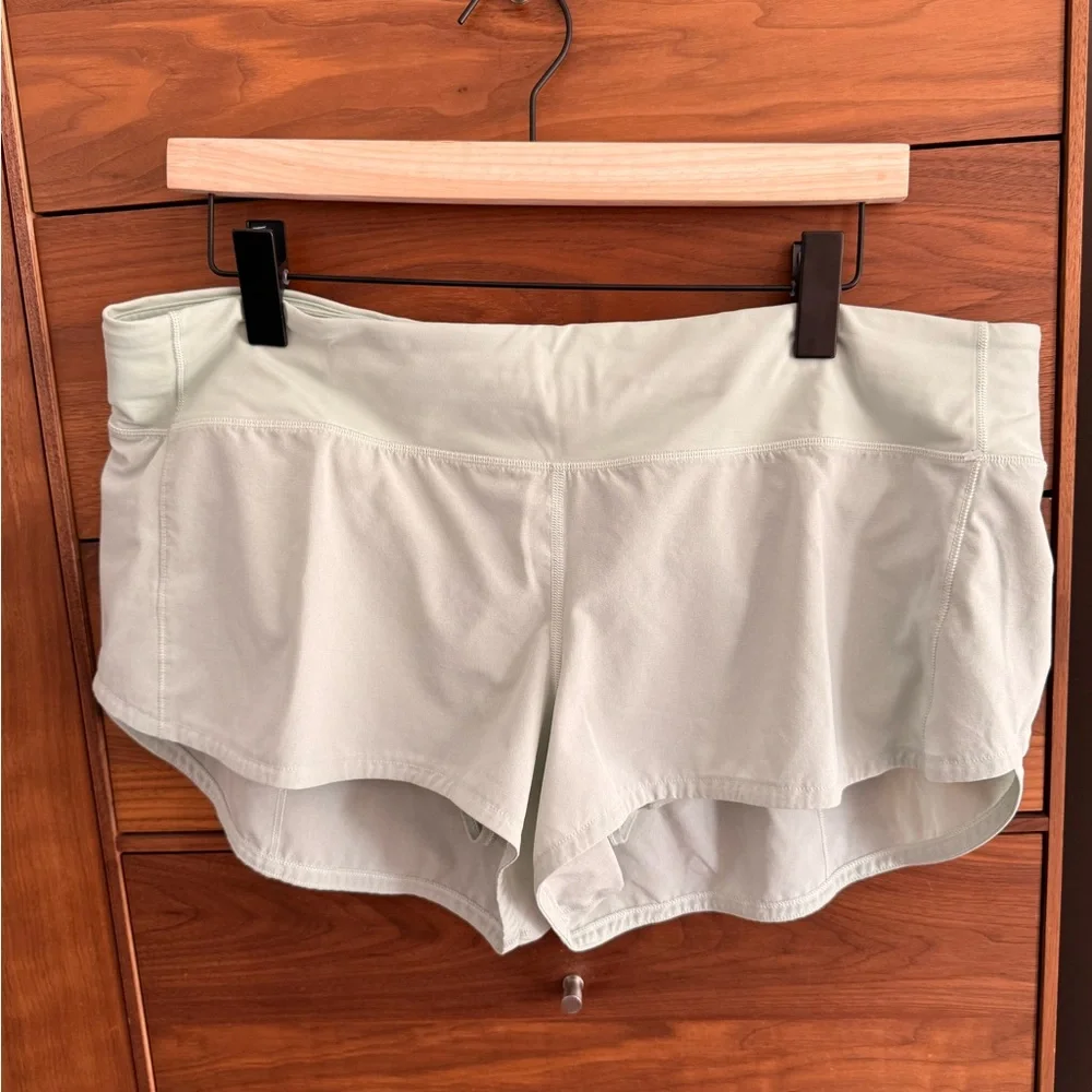 Lululemon Speed Up Low-Rise Lined Shorts 2.5" Size 14 - Picture 5 of 10